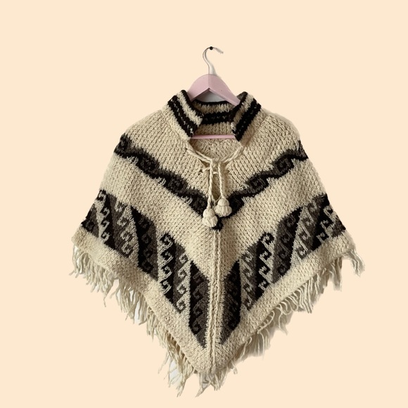 Sweaters - Vintage Handmade Shawl